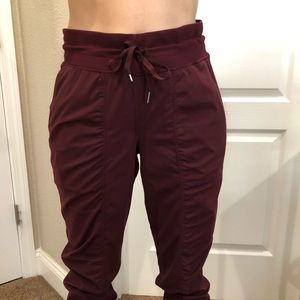 Lululemon joggers red burgundy 8